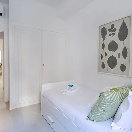 Iflat New Cozy Retreat Near The Colosseum Apartment Rome