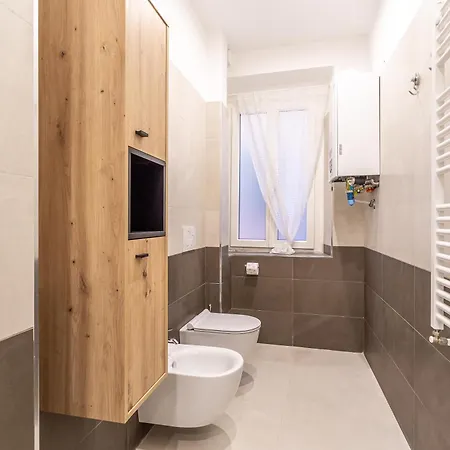 Apartment Iflat New Cozy Retreat Near The Colosseum Rome