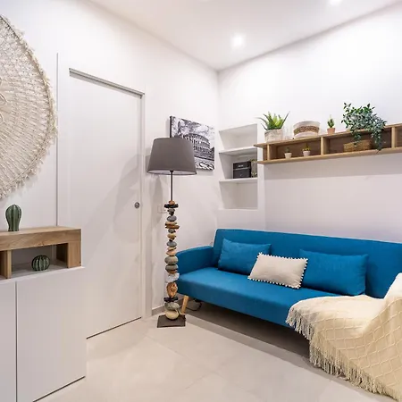 Apartment Iflat New Cozy Retreat Near The Colosseum Rome
